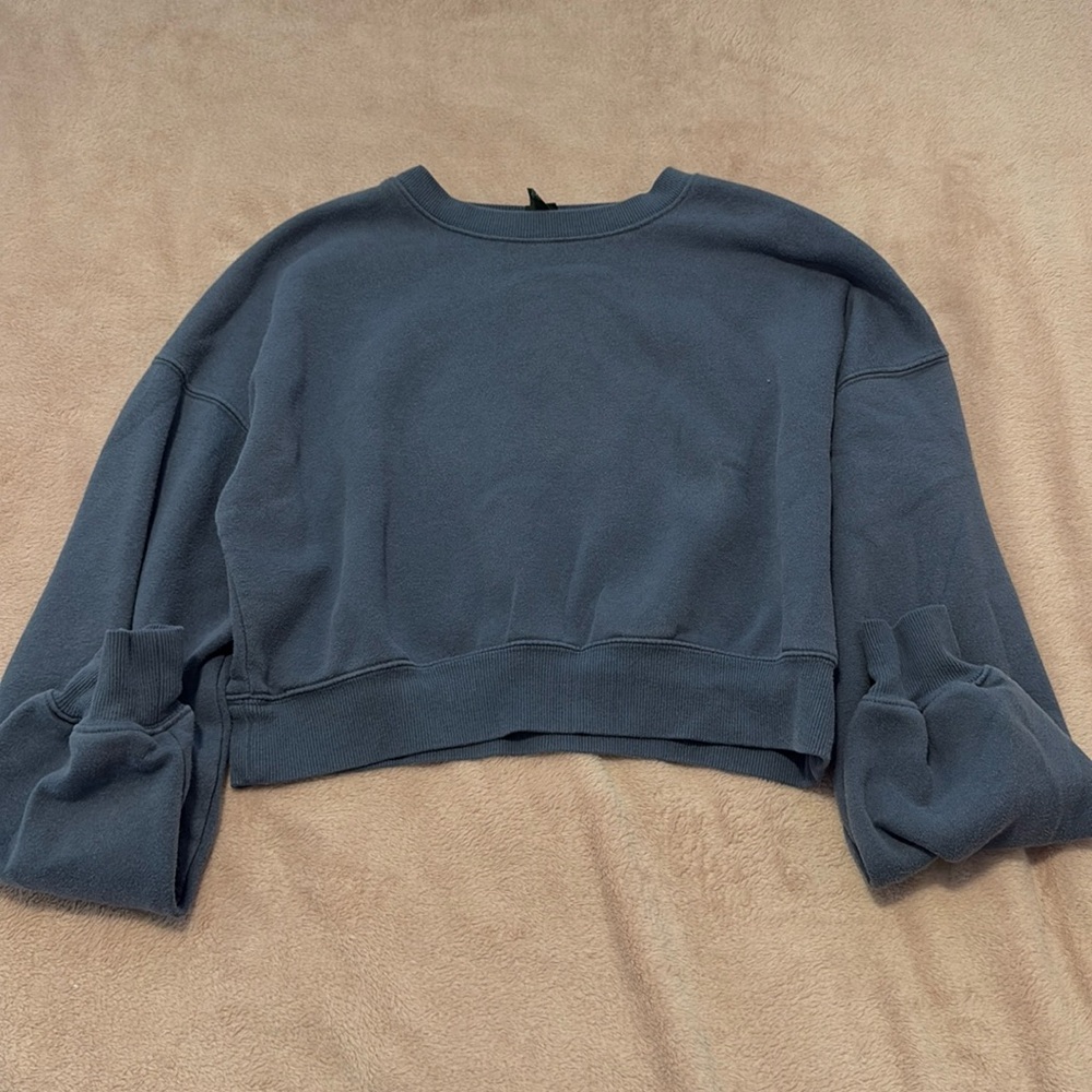 Navy blue cropped crewneck